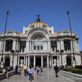 Frente a Bellas Artes