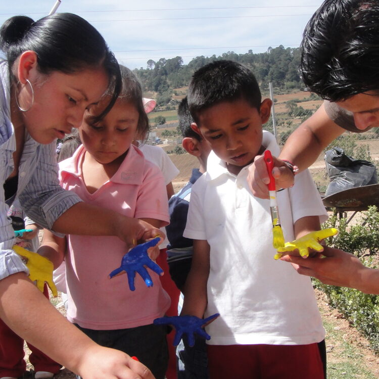 Fotografías de Marina Morris de las Aulas Tecnológicas en comunidades rurales.